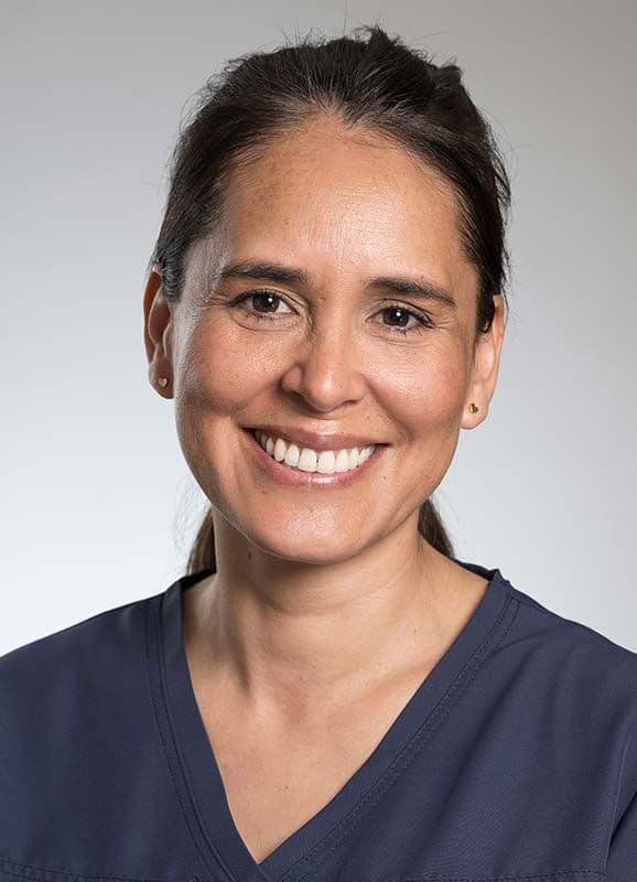 Wanda Cespedes, Zahnärztin